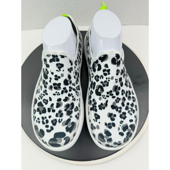 Oofos OOmg EeZee Womens Sz 10 Black White Leopard Print Recovery Comfort Shoes - Picture 4 of 10